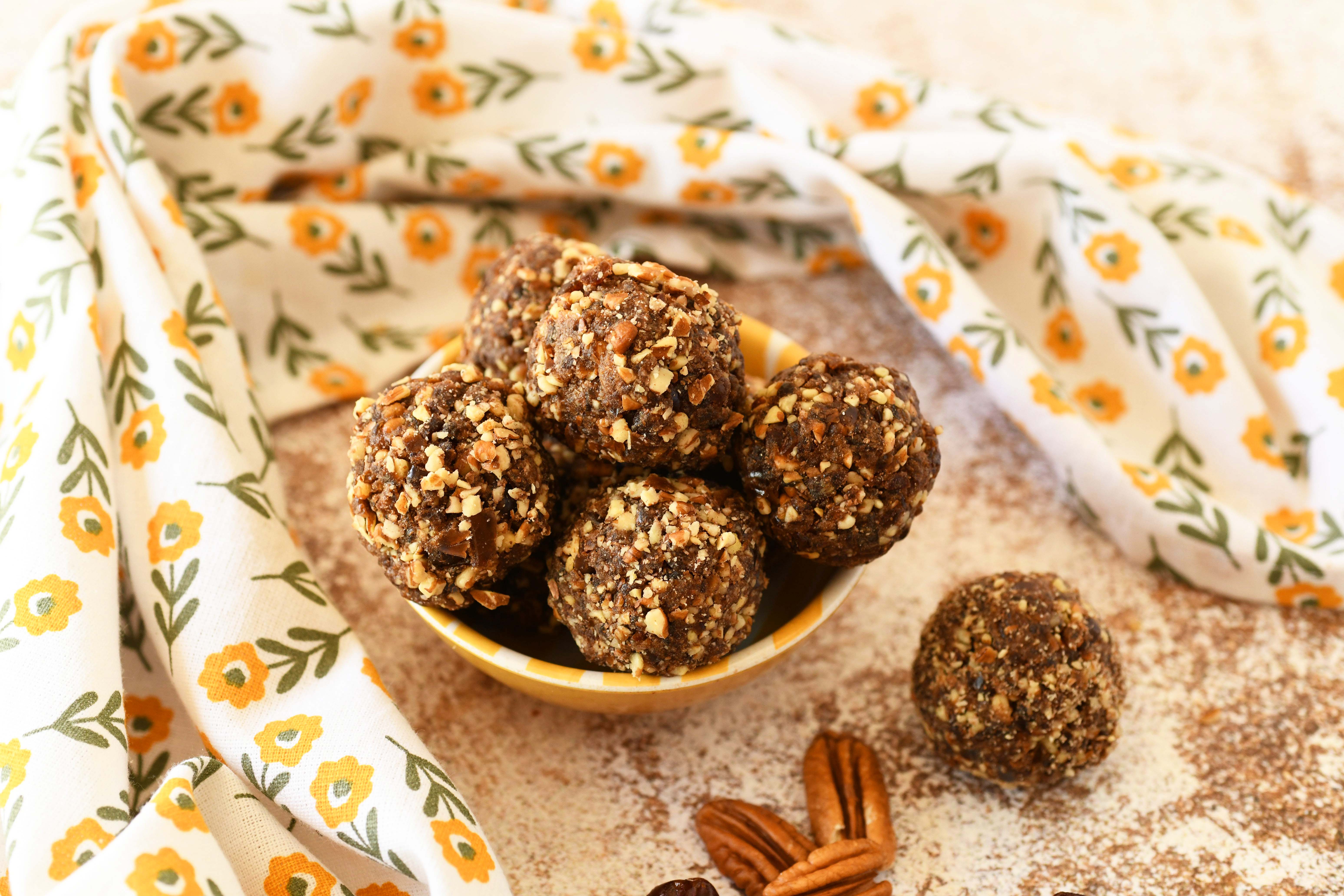Pecan Date Energy Bites