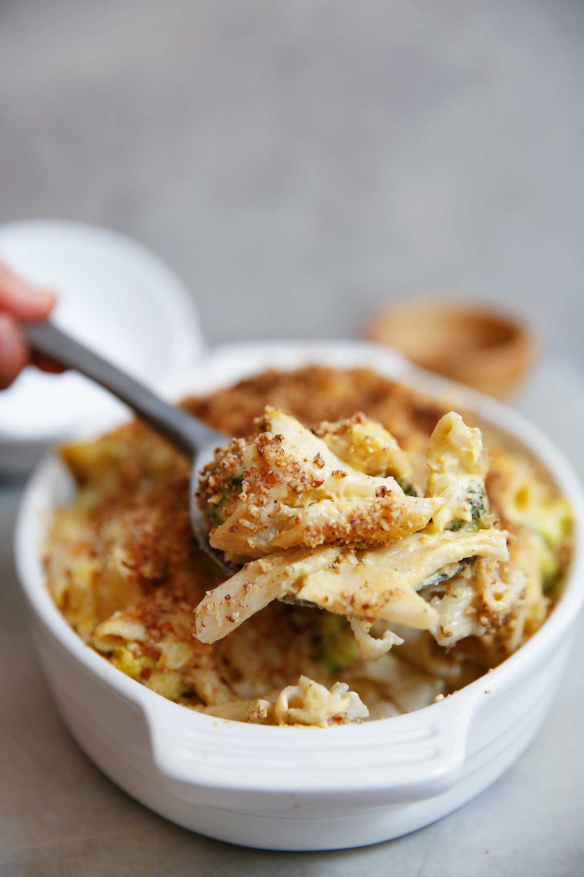 Gluten-Free Hidden Veggie Mac and Cheese with Pecan Breadcrumbs