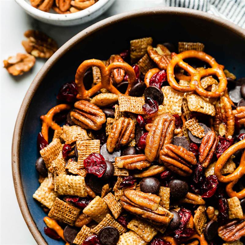 Pecan Snack Mix with Cranberries & Chocolate | American Pecan Promotion Board