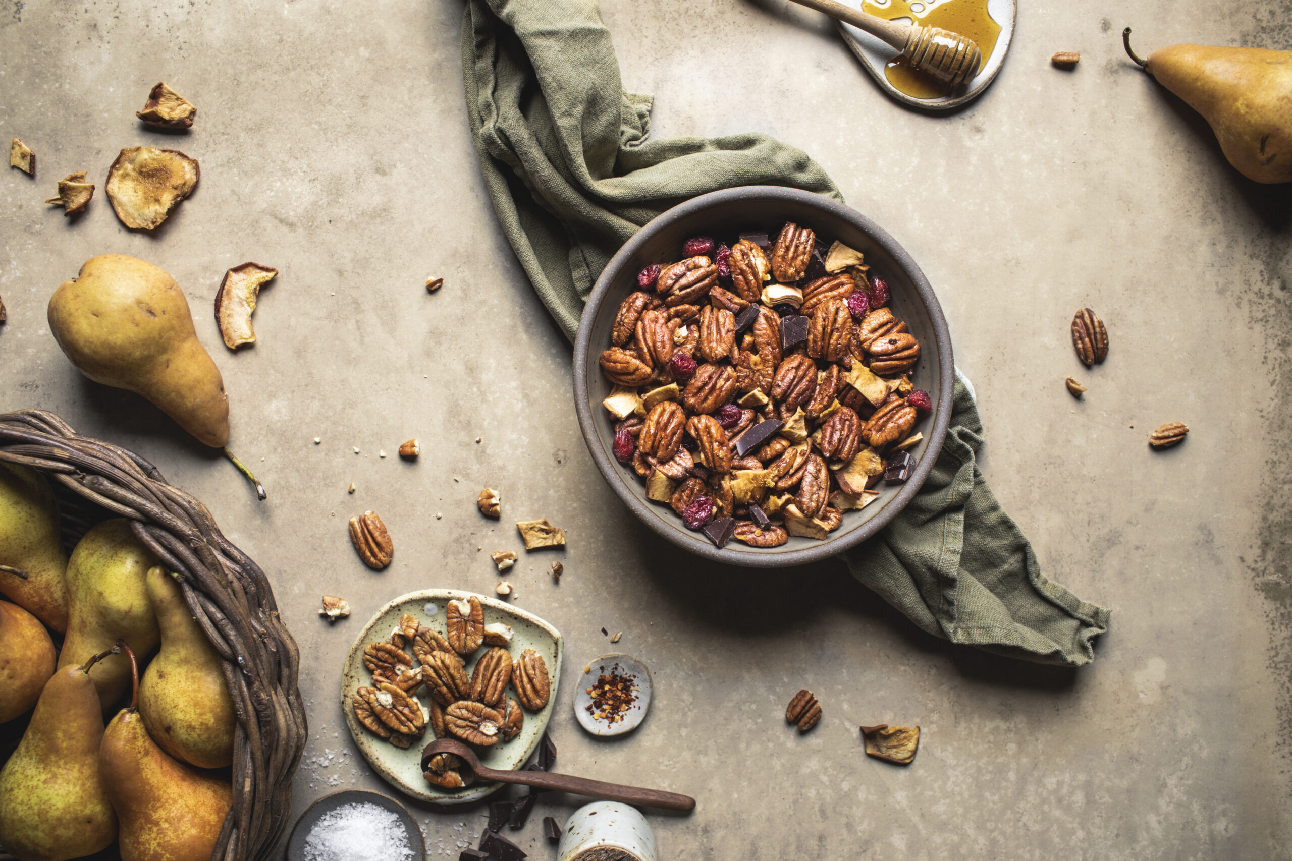 Honey Roasted Pear and Pecan Snack Mix | American Pecan Promotion Board